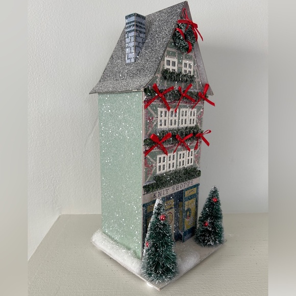 EUC George & Viv for Anthropologie Light-up Holiday Village House - Picture 4 of 5